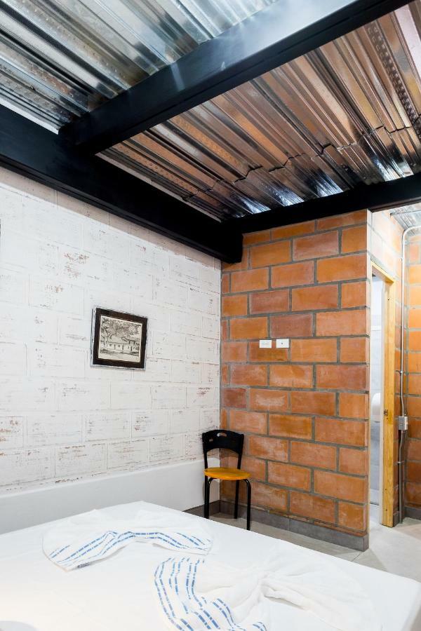 Medellin Backpacker Hostel Exterior photo